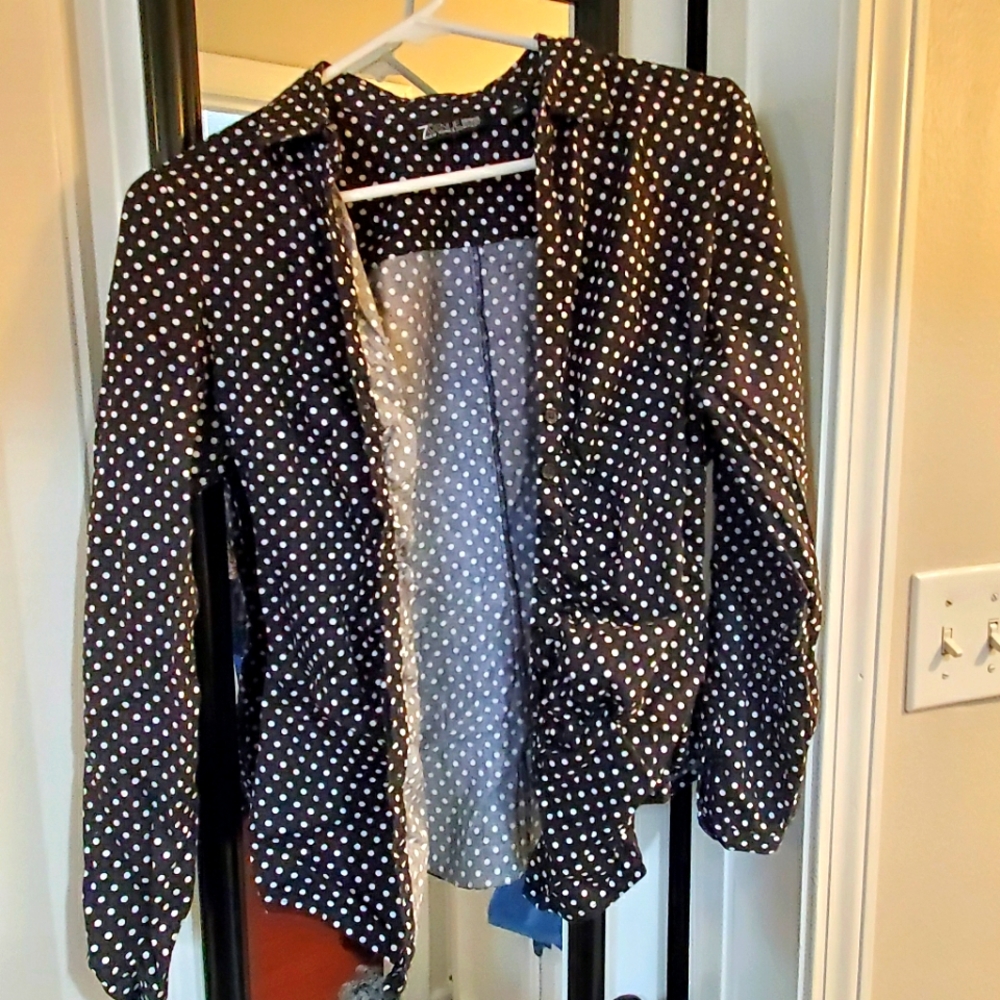 NY&C polka dot button down blouse